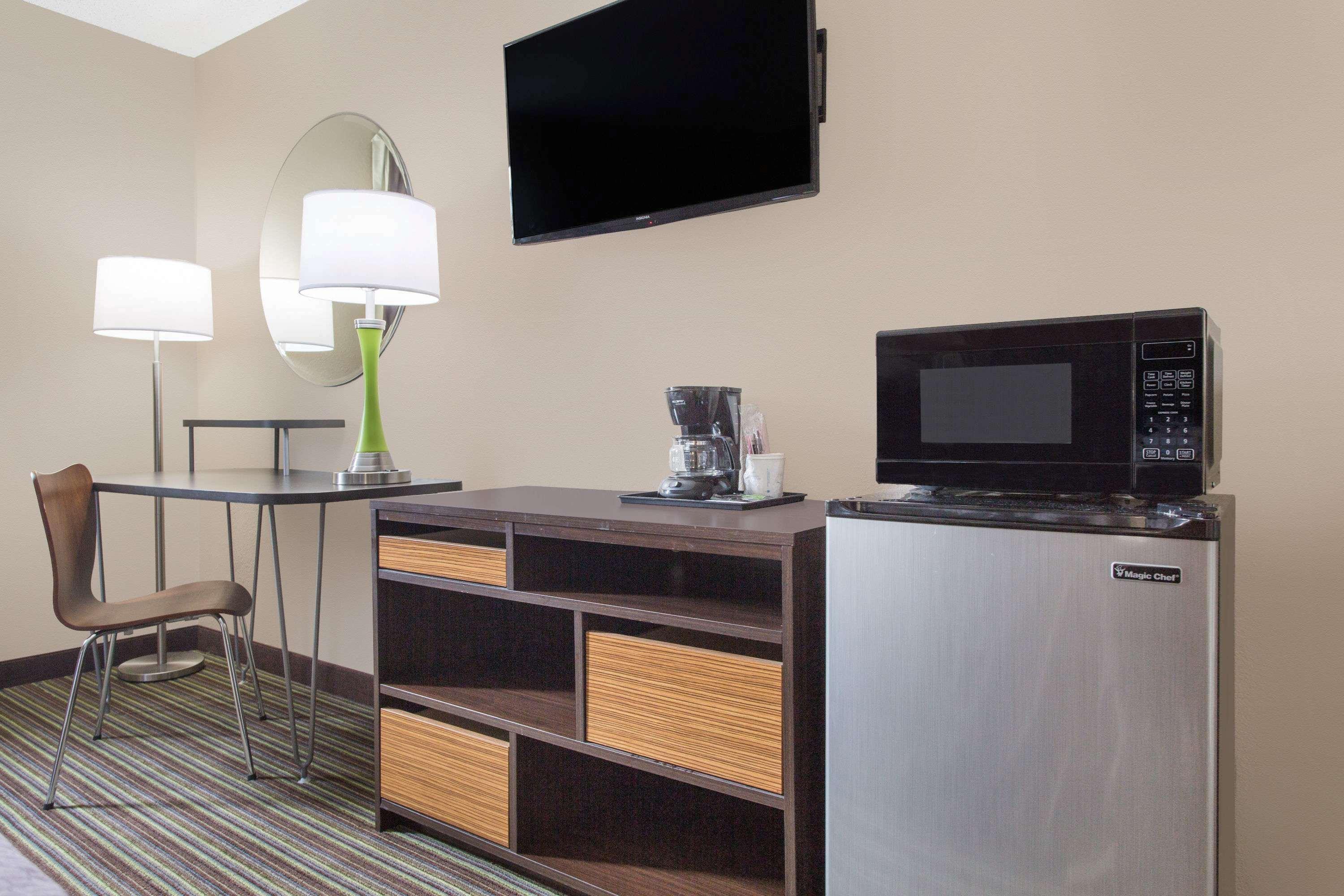 Hotel Super 8 By Wyndham Columbus Airport Exterior foto